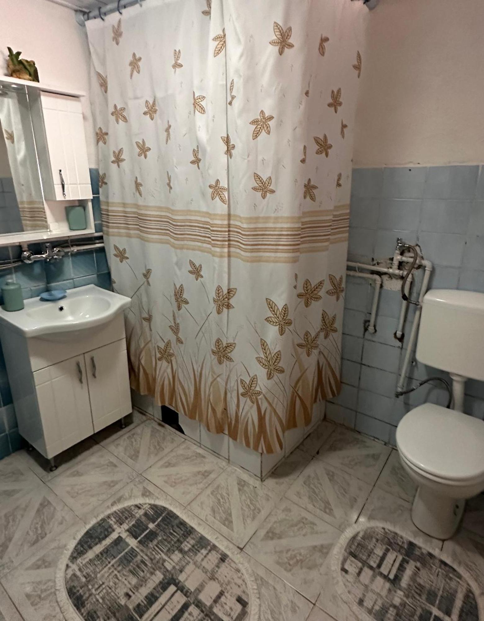 Guest House Guri Vuthaj エクステリア 写真