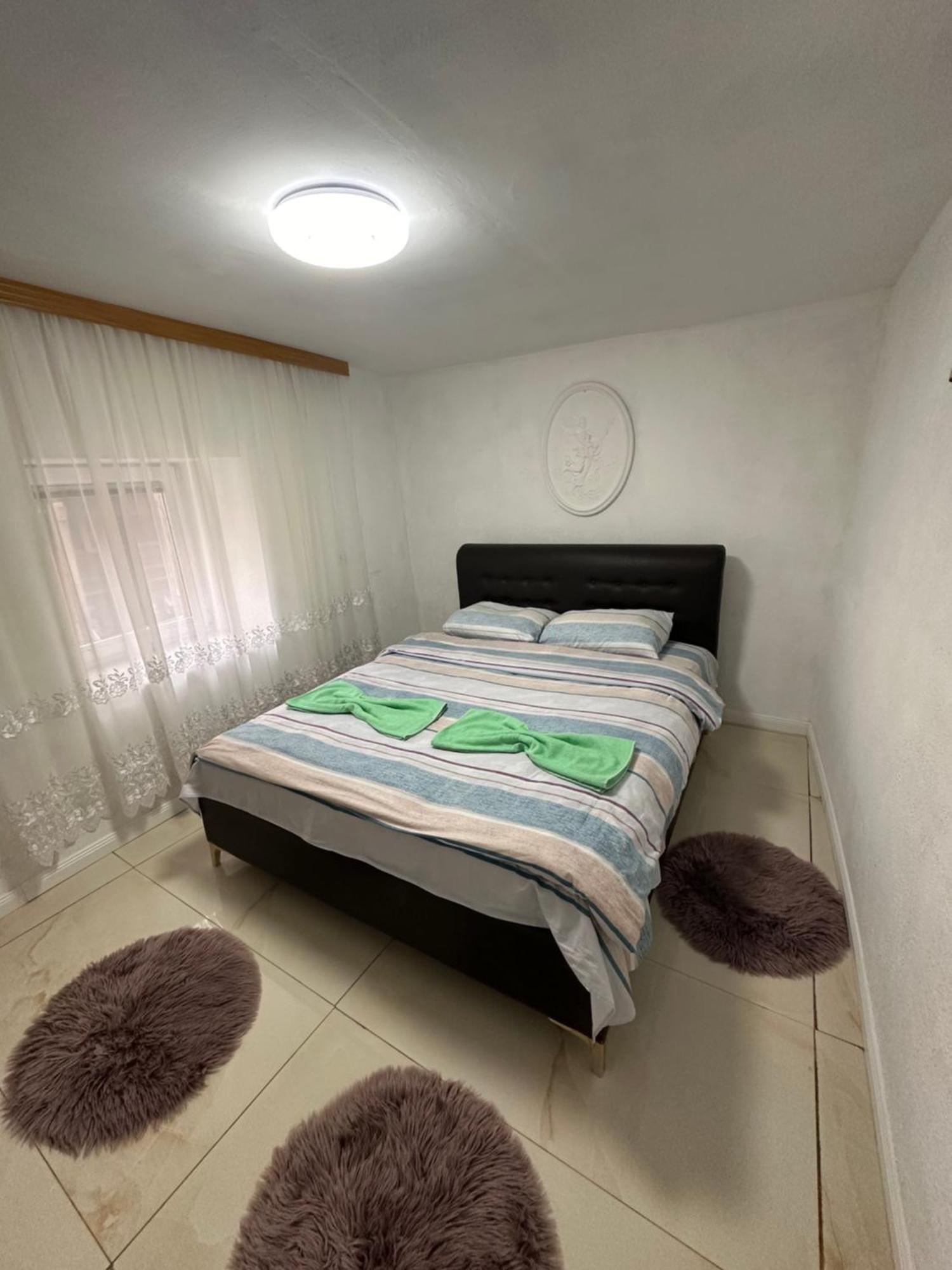 Guest House Guri Vuthaj エクステリア 写真